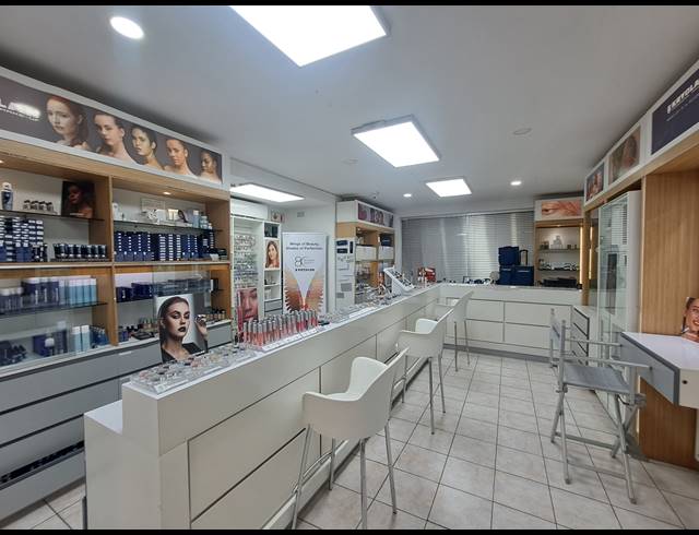 750M² OFFICE FOR SALE IN BRAMLEY